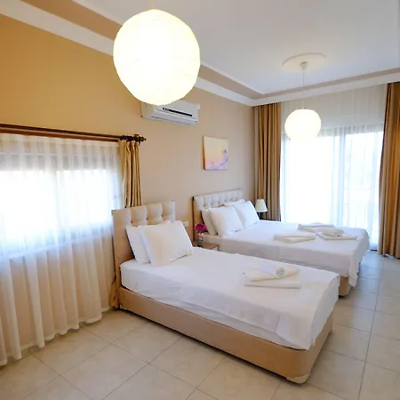 호텔 Yarimada Butik 3*